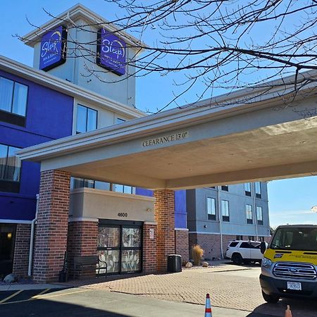 Sleep Inn & Suites Airport Милуоки Экстерьер фото