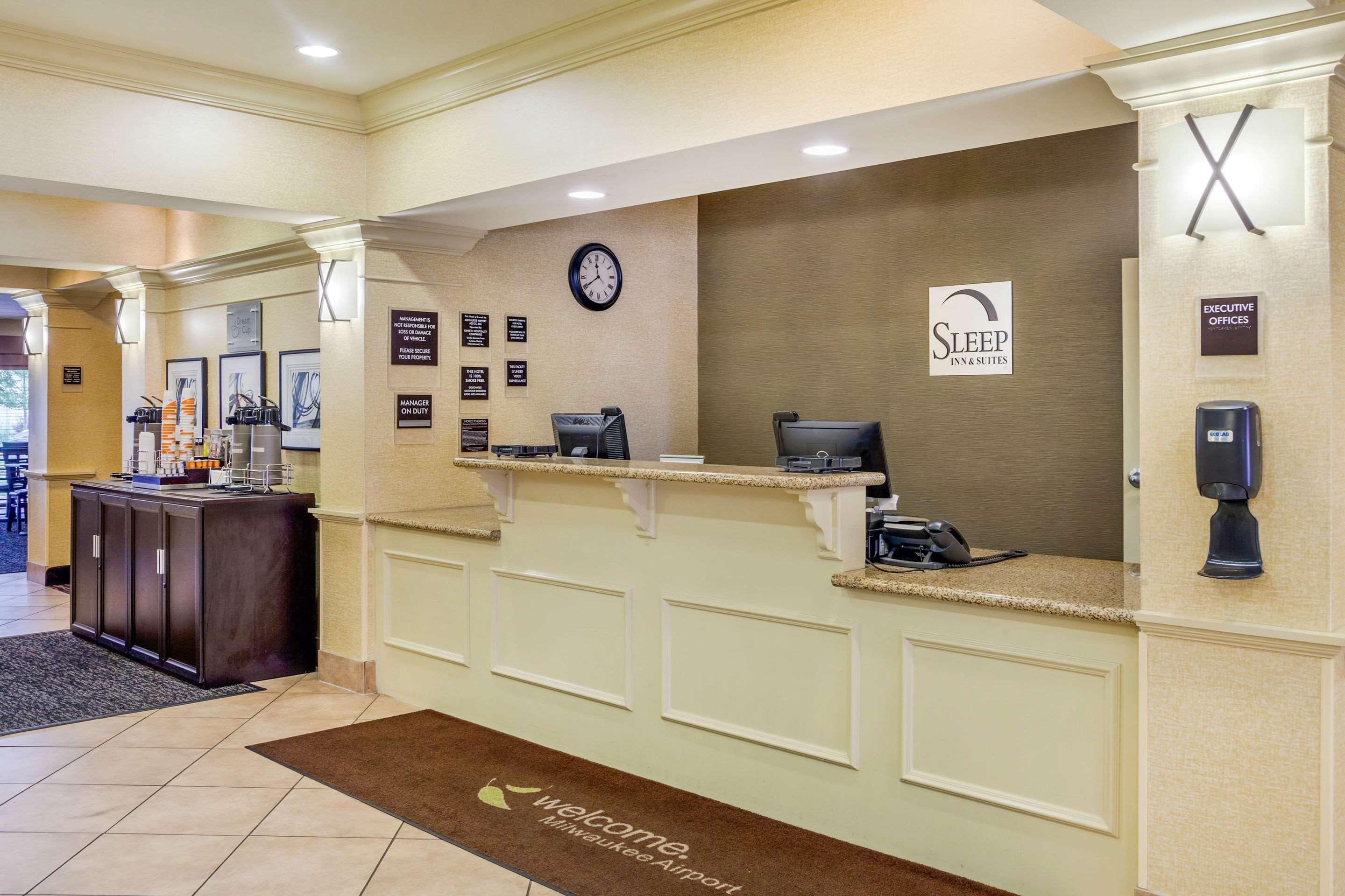 Sleep Inn & Suites Airport Милуоки Экстерьер фото