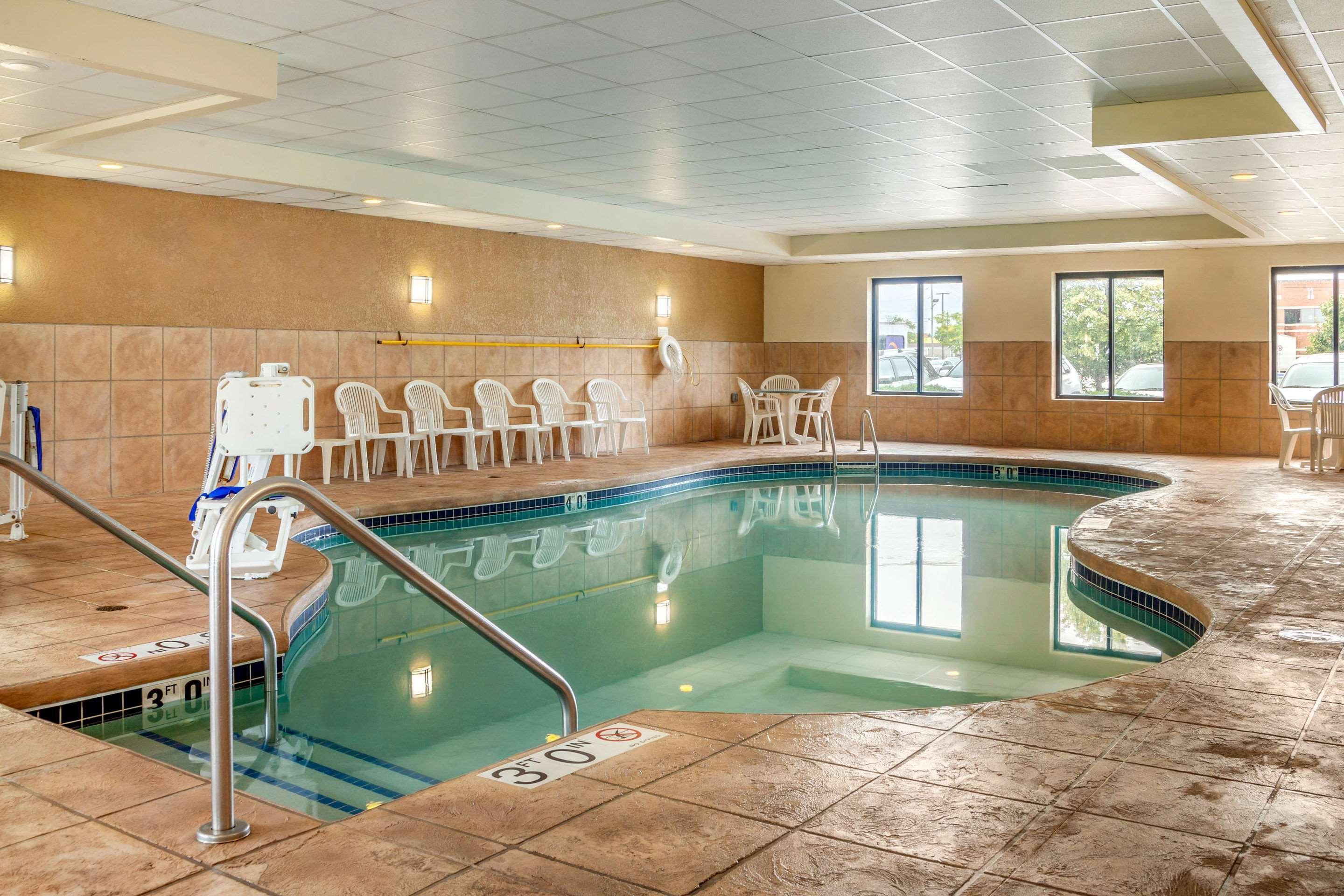Sleep Inn & Suites Airport Милуоки Экстерьер фото